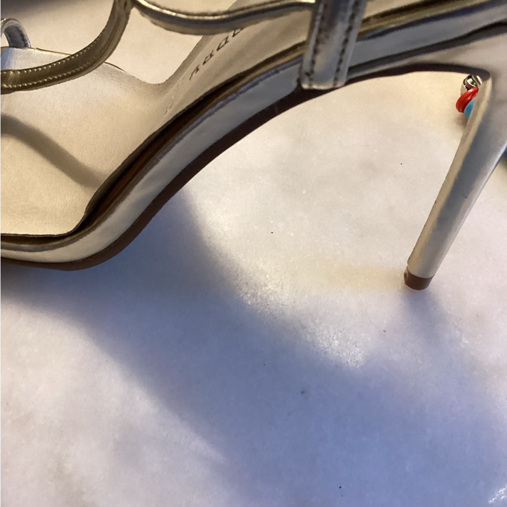 NWOT Chinese Laundry Metallic Gold Sandals - Picture 5 of 5